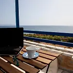 Aura Paros